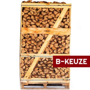 Een hoge pallet B-keuze eikenhout.
